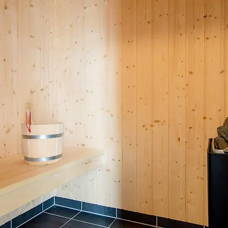 Modern Spa-style With Sauna بيت للعطل